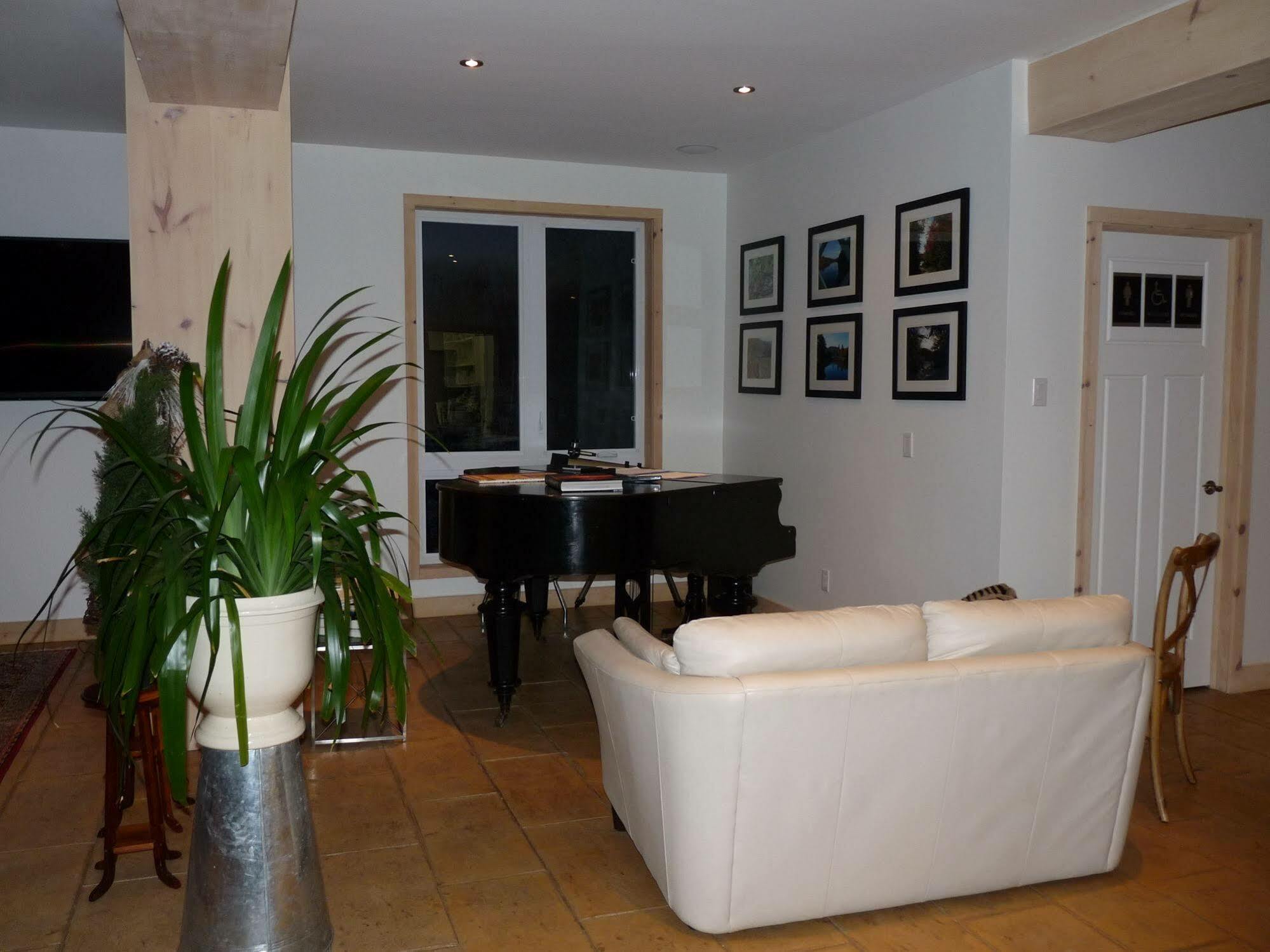Éco Spa Highland Grenville-Sur-La-Rouge Extérieur photo